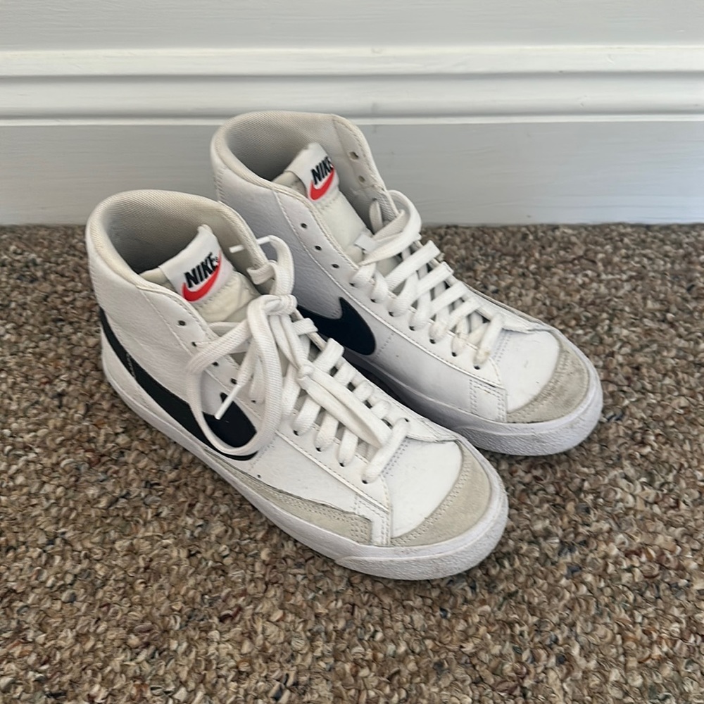 Nike Blazer Sneakers